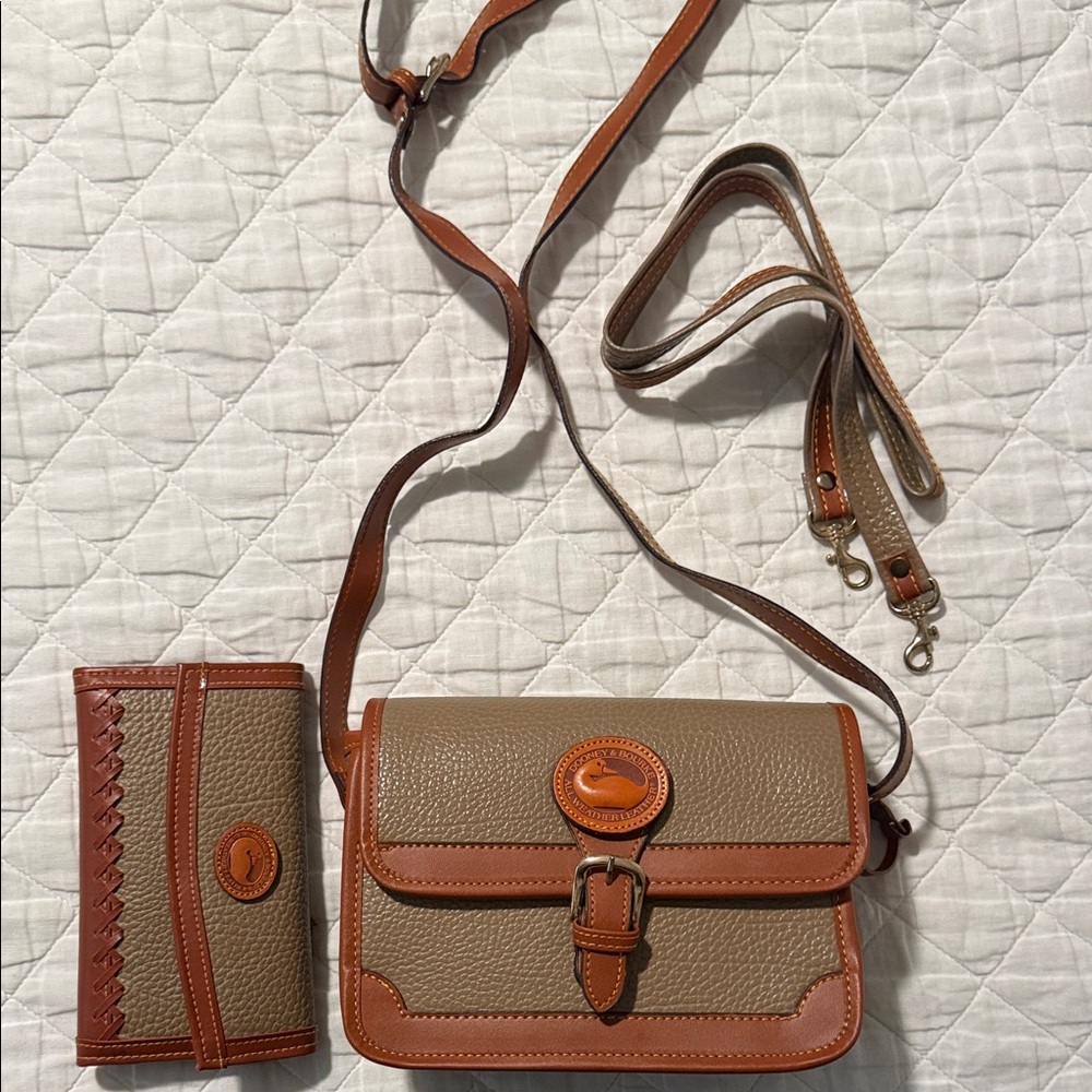 Vintage Dooney & Bourke Tan Leather Crossbody Bag Set with wallet.